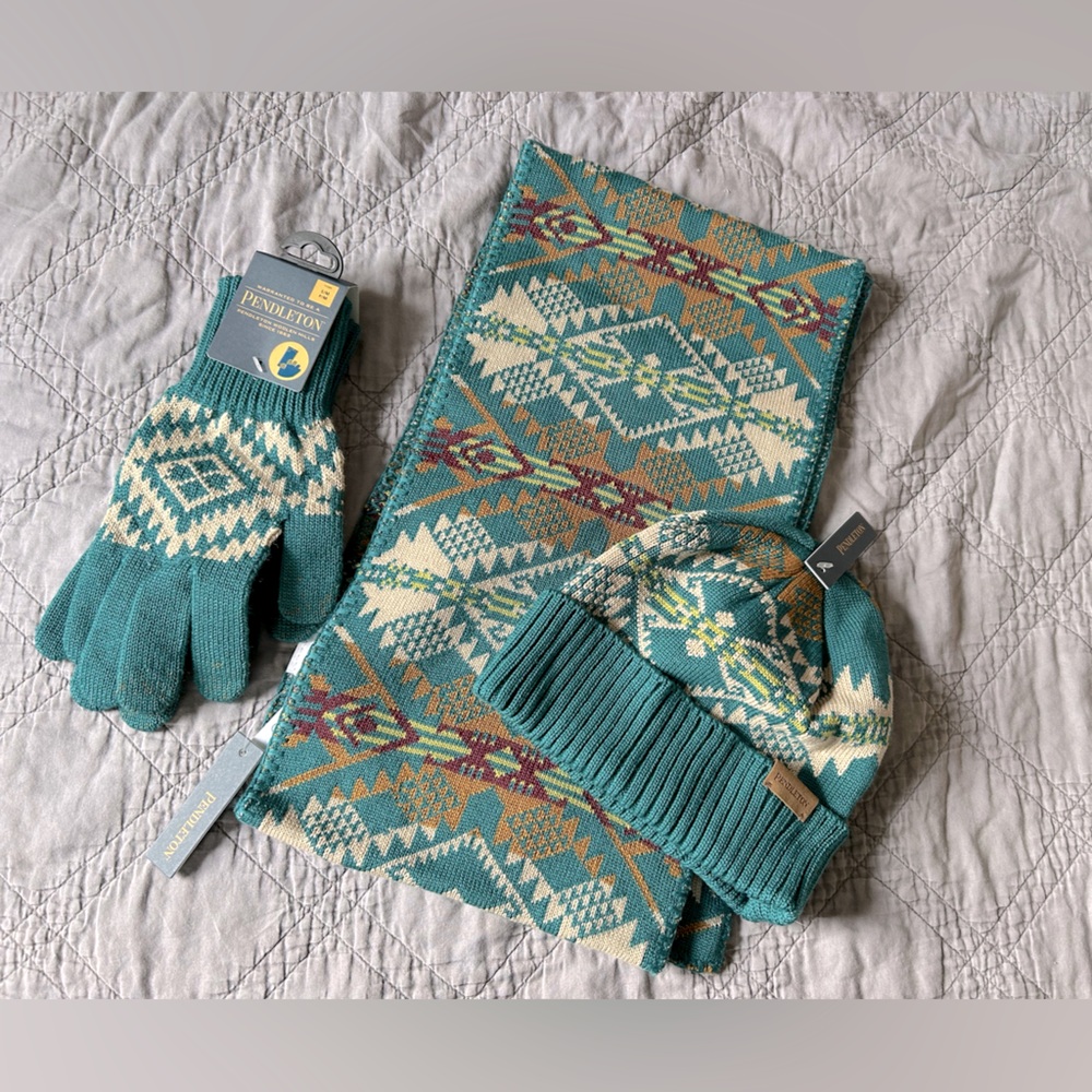 NWT Pendleton Alto Mesa Wool Teal Geometric Knit Set gloves hat scarf